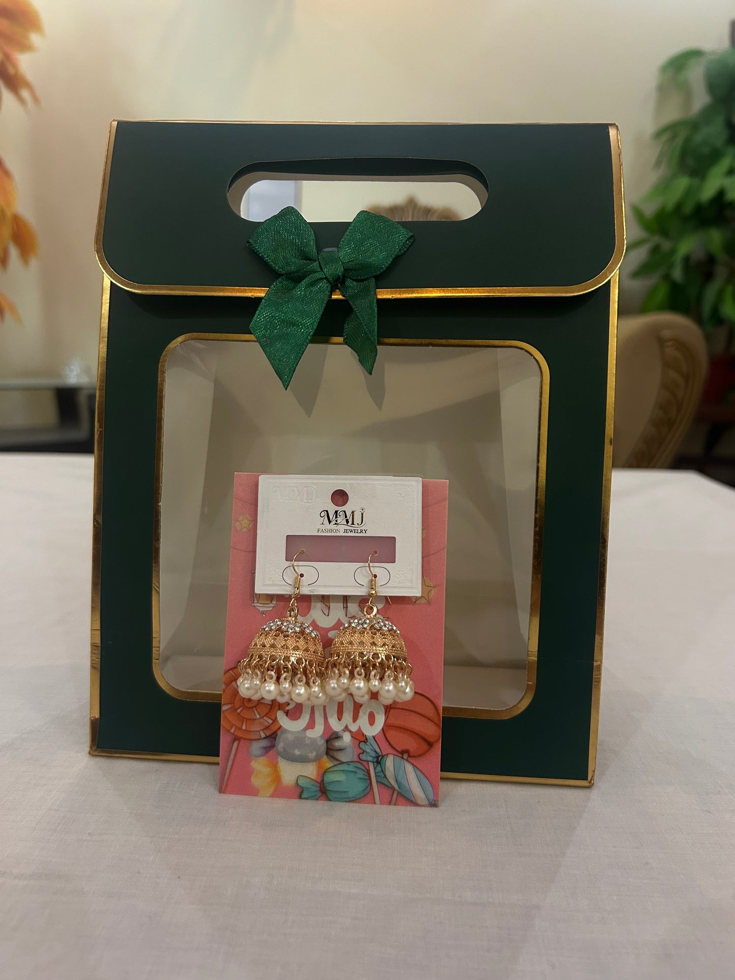 Eid Special Gift Box with Kashmiri Churiyan, Jhumka Earrings & Mehndi Kit